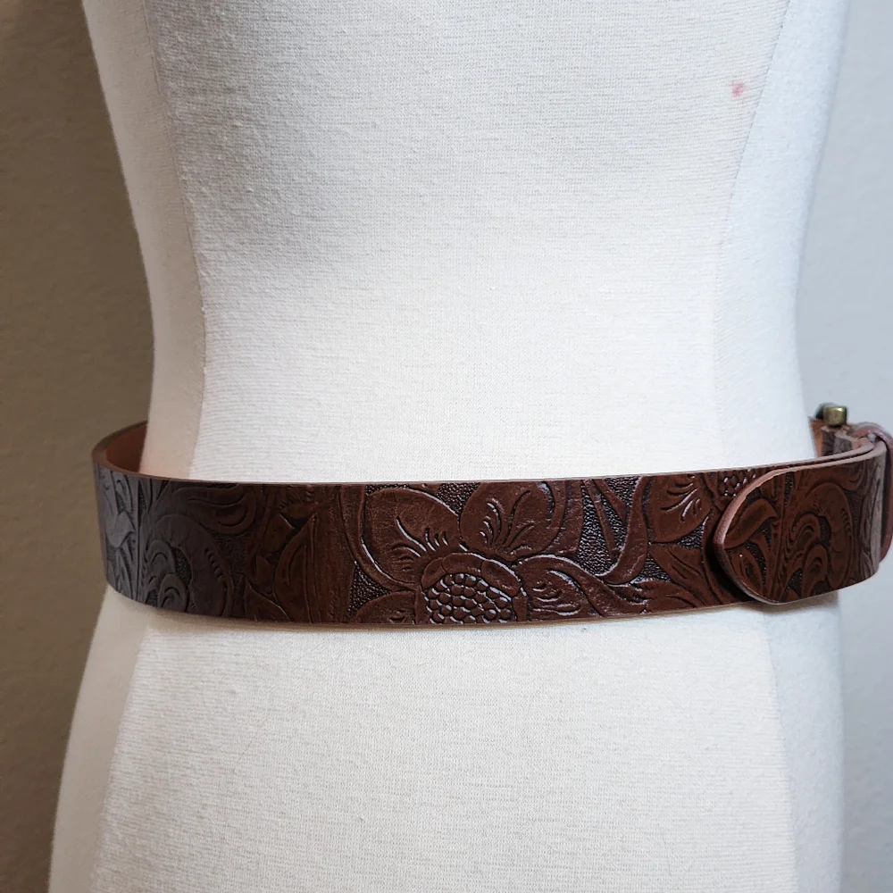 Made In Brazil Leather Tooled Western Belt Cognac Unisex size 33 or Small